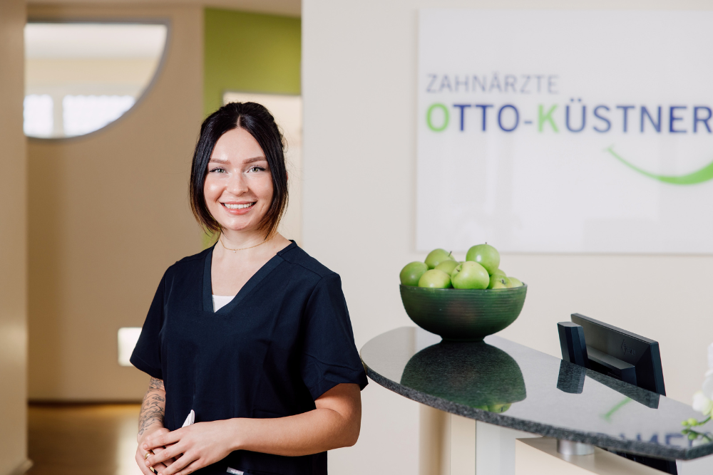 zahnarzt-bueren-lotte-kinga-andrukajtis-v7 zahnarzt-bueren-lotte kinga-andrukajtis-v7