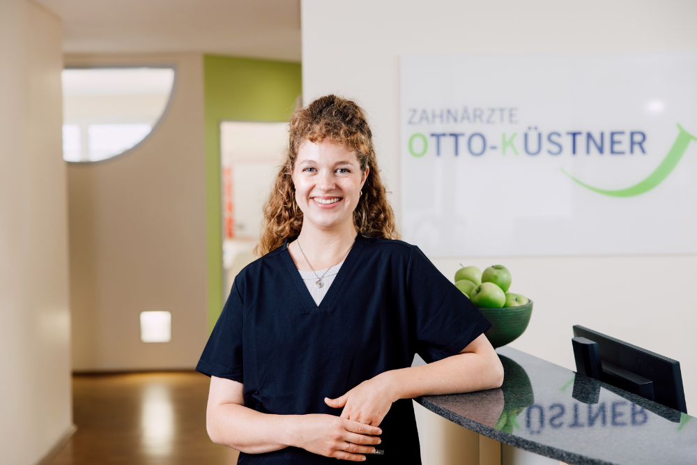 zahnarzt-bueren-lotte-laura-ho-o-tmann-v5 zahnarzt-bueren-lotte laura-ho-o-tmann-v5