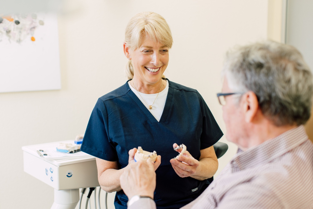 zahnarzt-bueren-lotte-prothetik-zahnersatz-zahnarzt-1-v12 zahnarzt-bueren-lotte prothetik--zahnersatz-(zahnarzt)-(1)-v12